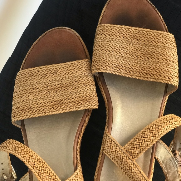 Stuart Weitzman Barbados Raffia Platform Sandal - Picture 4 of 4